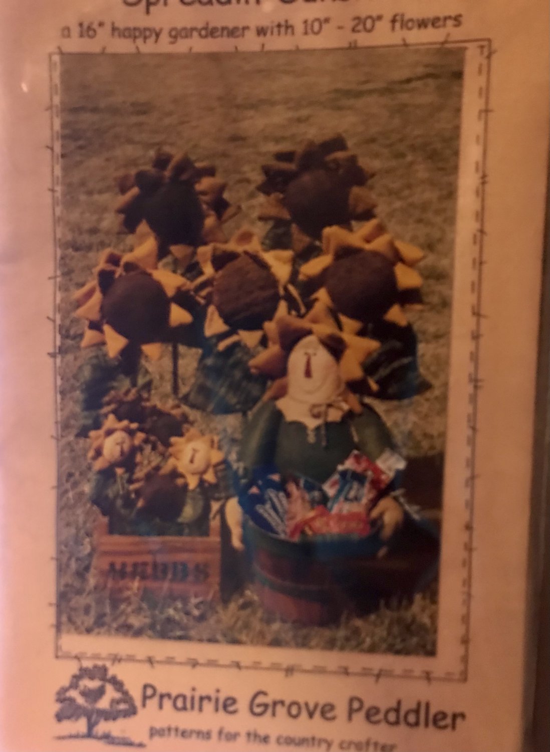 Prairie Grove Peddler SPREADIN' SUNSHINE felt flower Doll Sewing pattern 175