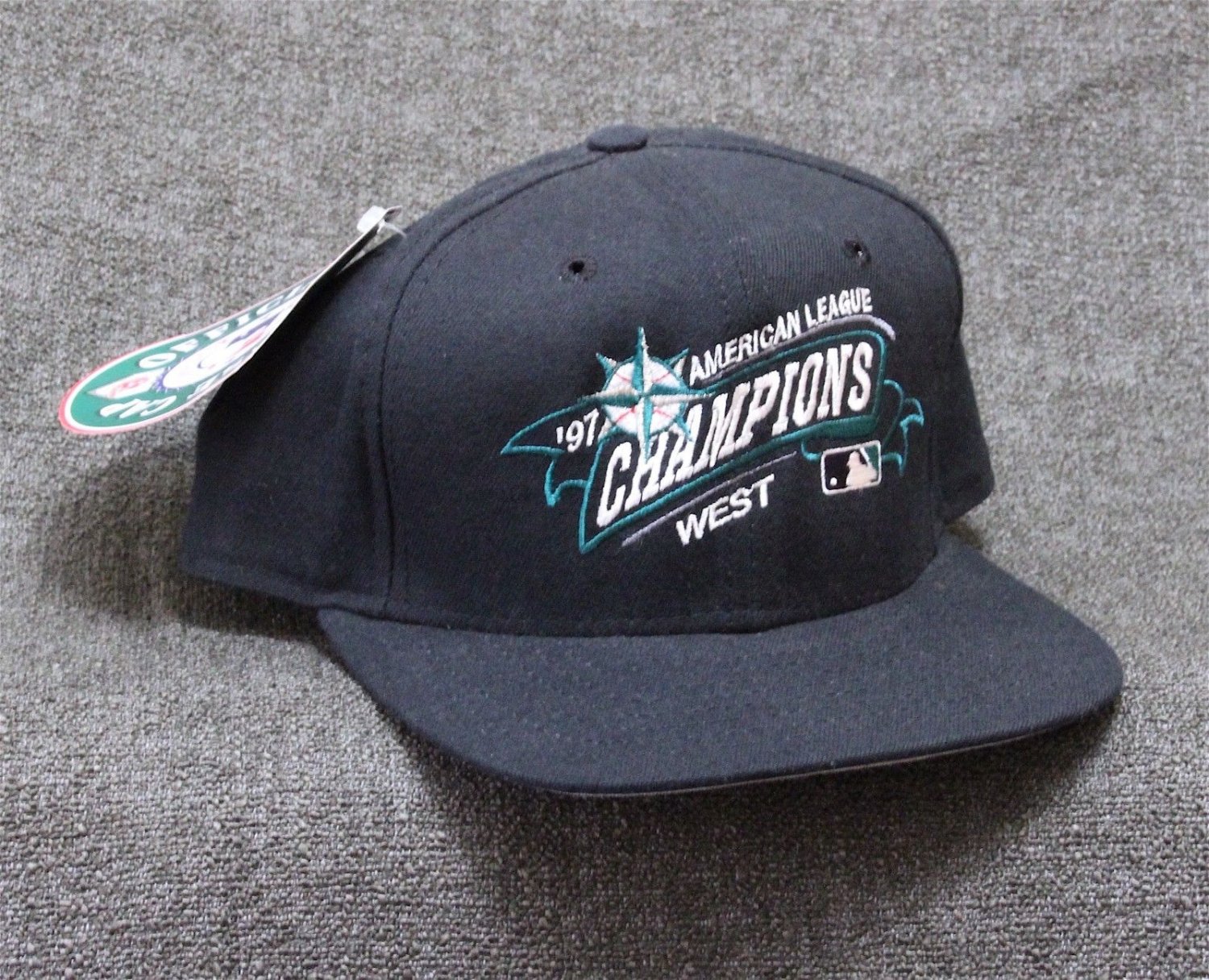 RARE NWT Seattle Mariners 1997 A.L. West Champions Official Clubhouse Cap USA