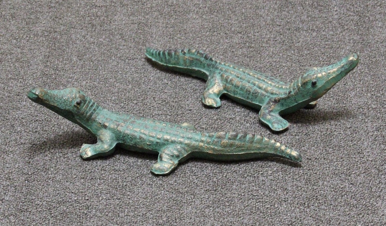 PAIR Cast Iron Alligators Gator Verdigris Garden or Home, Great Paperweight Size