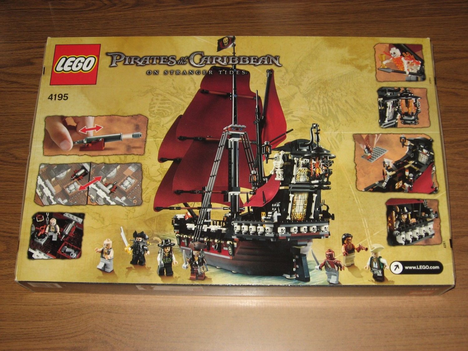 LEGO 4195 Pirates of the Caribbean Queen Anne's Revenge