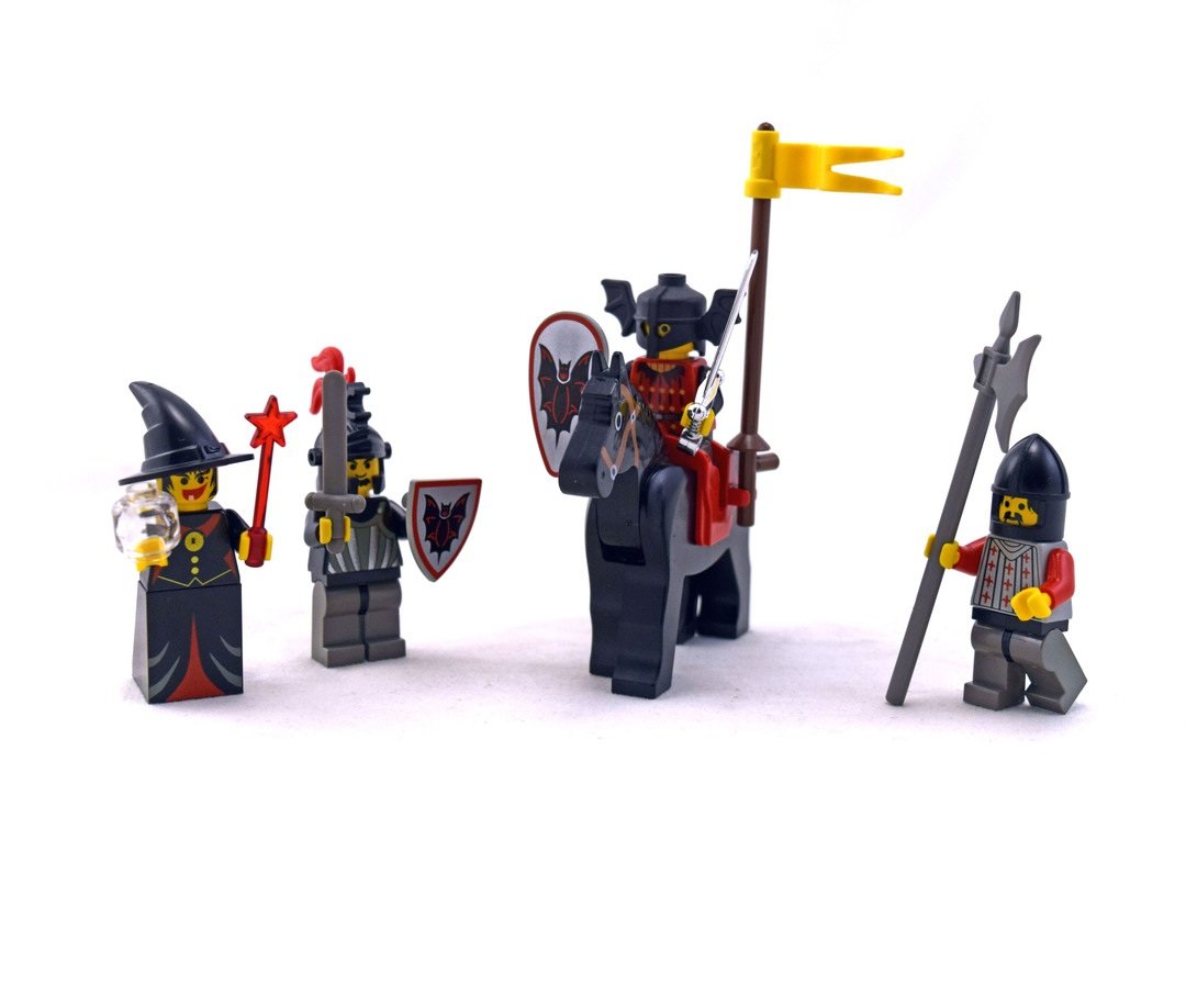 LEGO 6031 System Fright Knights Fright Force Retiered and Rare