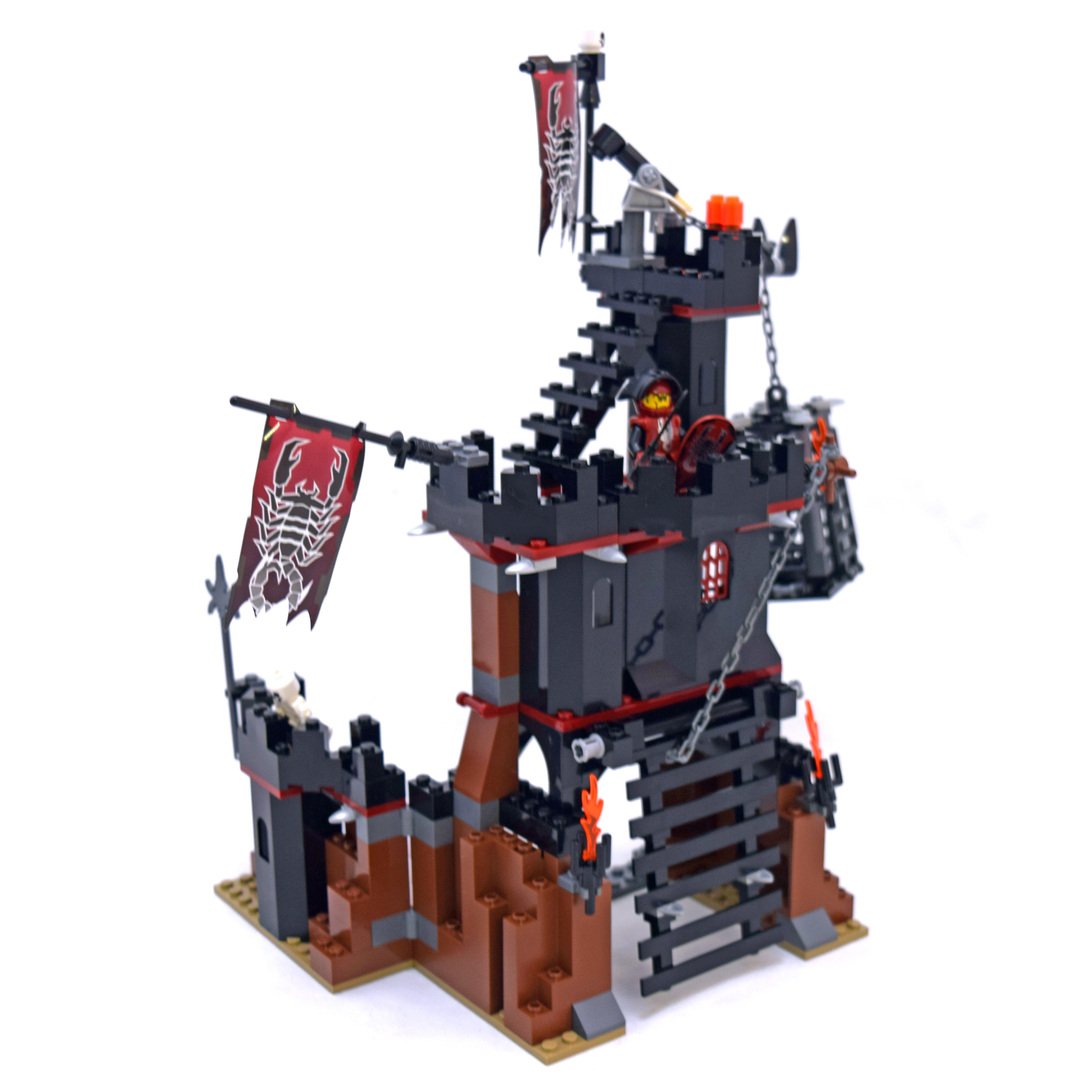 LEGO 8876 Knights' Kingdom Scorpion Prison Cave Retiered and Rare