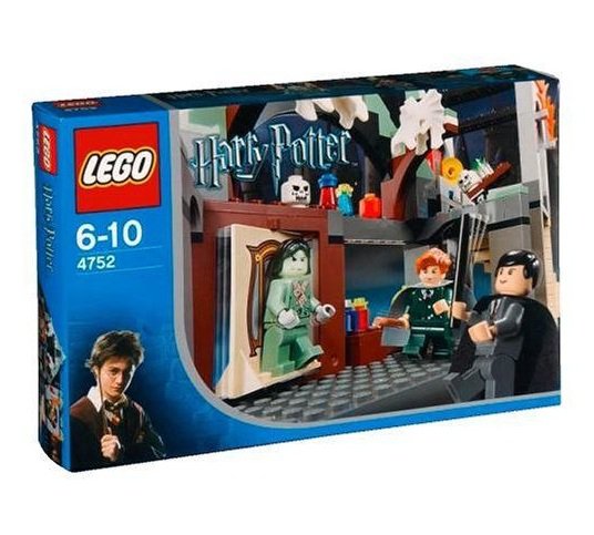 lego harry potter professor lupin's classroom