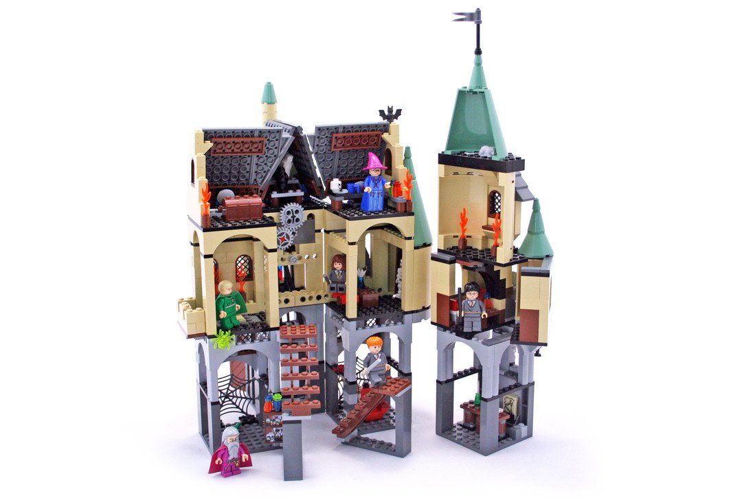 LEGO 4757 Harry Potter Hogwarts Castle Retiered and Rare