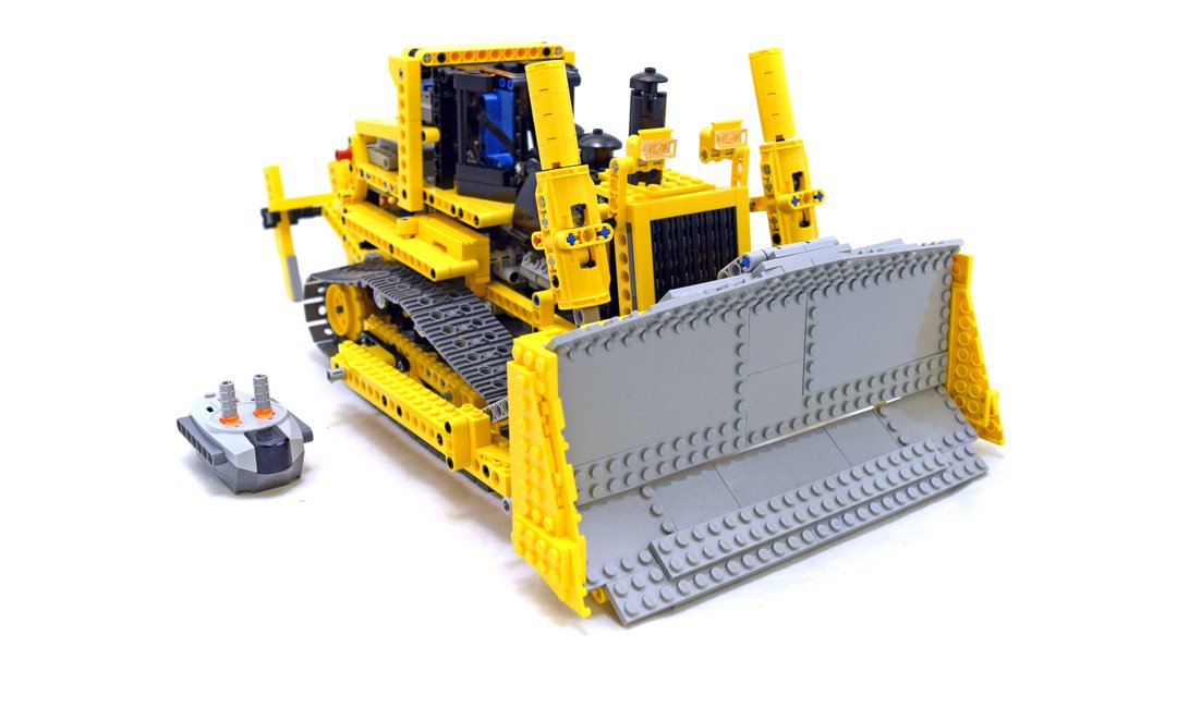 LEGO 8275 Technic Series Motorized Bulldozer