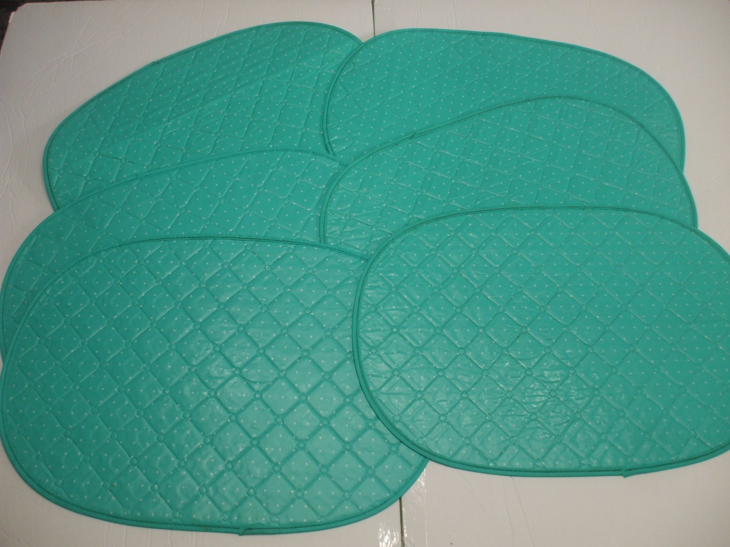 6 Blue Non Rigid Plastic Oval Table Placemats With White Underside 17