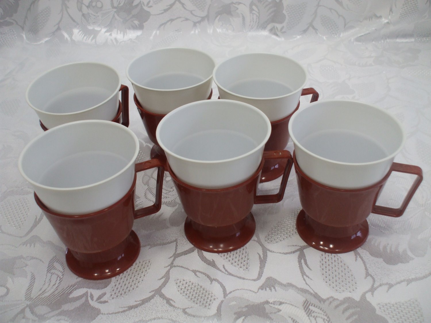 6 Plastic Coffee Cups With 145 Plastic Inserts