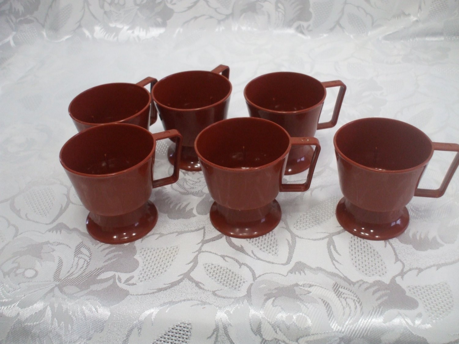 6 Plastic Coffee Cups With 145 Plastic Inserts