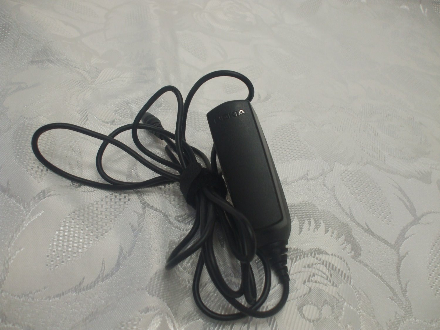 Noikia Mobile Cell Phone Wall Charger Output DC: 5.7 V / 800 mA