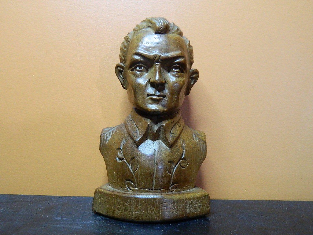 Old wood carving - Sim&Atilde;&sup3;n Bol&Atilde;&shy;var