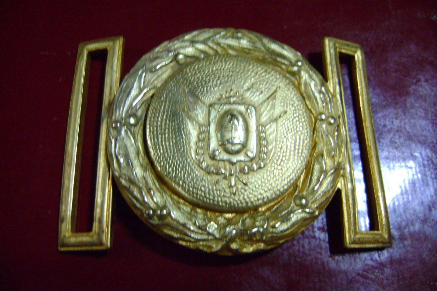 vintage old metal belt Buckle Argentine Army  uniform shield