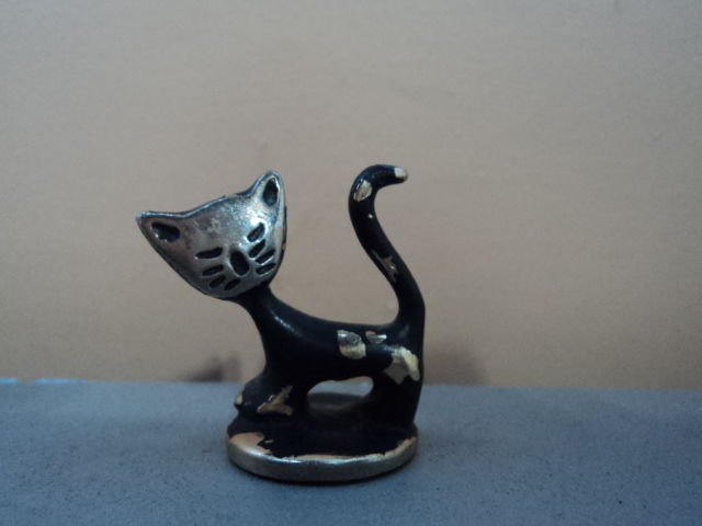 walter Bosse Figure. Cat. bronze.