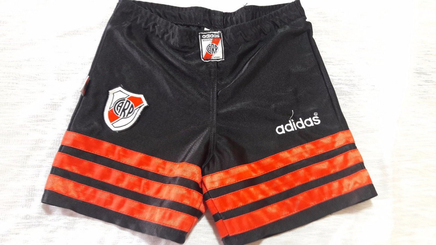 old short River plate .Argentina  size boy 6  aprox. original