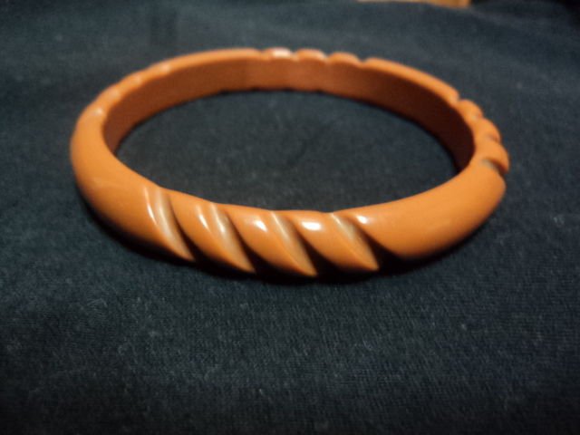 vintage brown  acrylic   bracelet - bakelite??