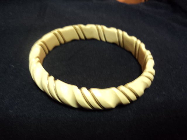 vintage Simil Ivory (resin o celluloide) and bronze  Bracelet