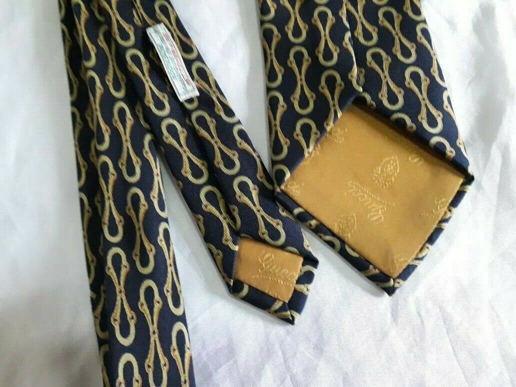 GUCCI.  vintage  tie original. 100 % Silk