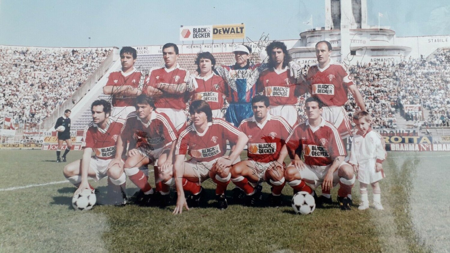 Photo  orig autograph signed soccer footballers club Huracan 1995 Argentina