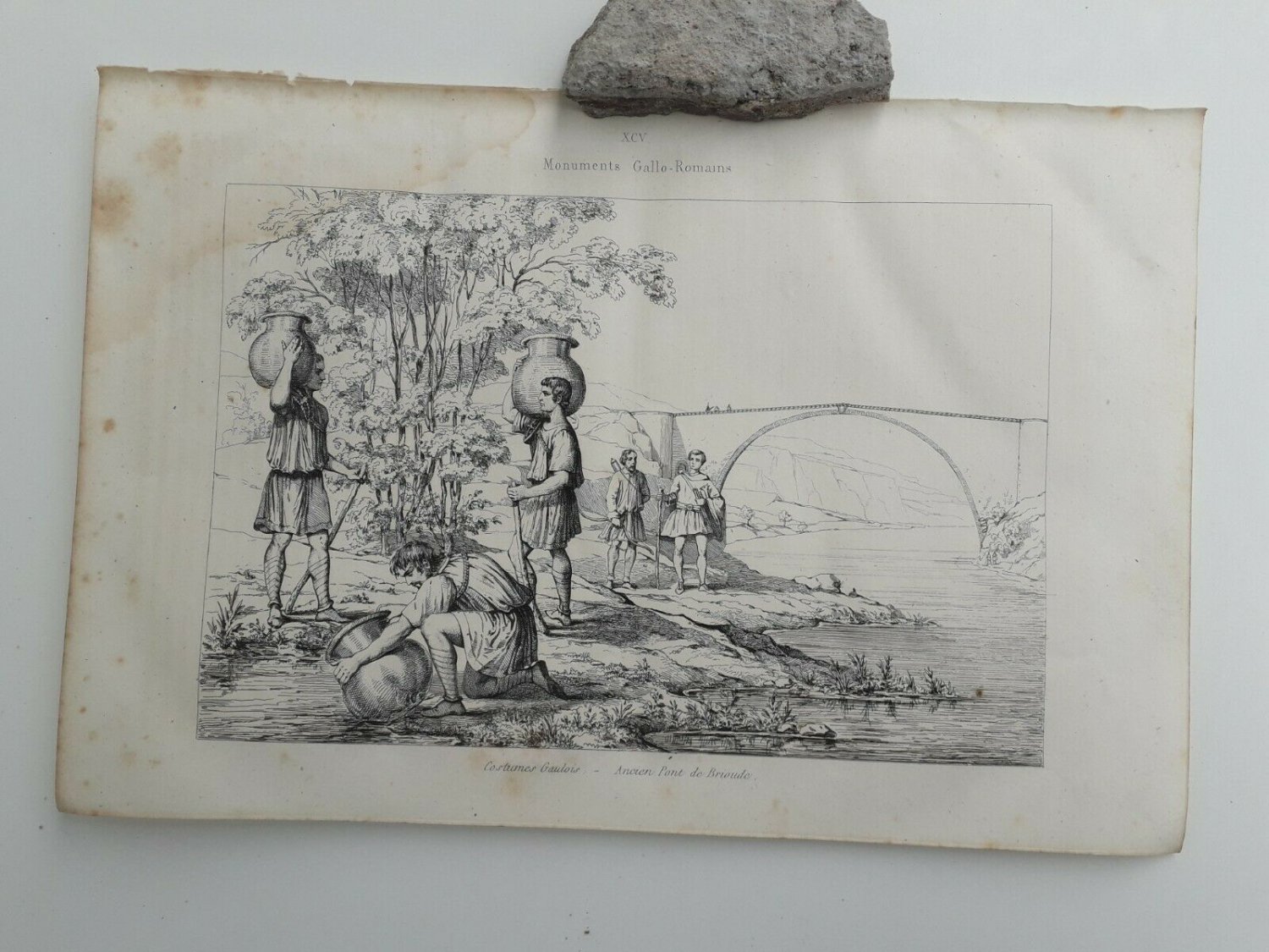 old engraving print extracted book 1836 Monuments Gallo Romain . Costumes Gauloi