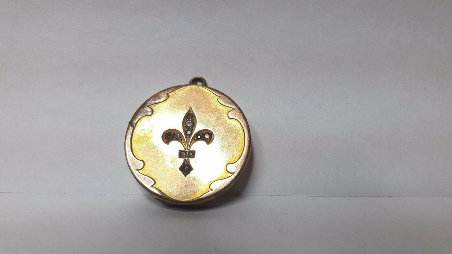 antique Gold plated Photo  locket - pendant- KJ 1900s