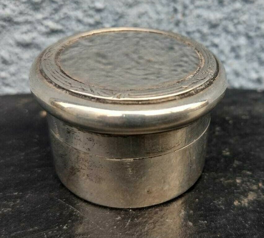 old pillbox, english silver miniature box  london 1910