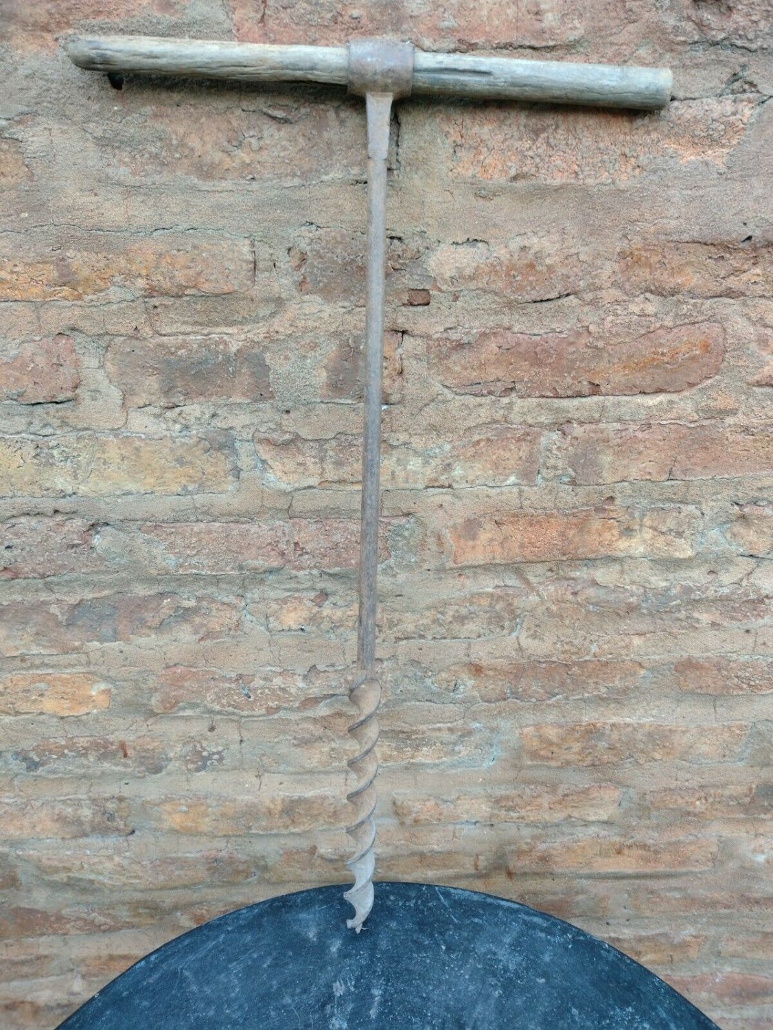 old Tool for making holes, iron train, Ferrocarril Central Argentino