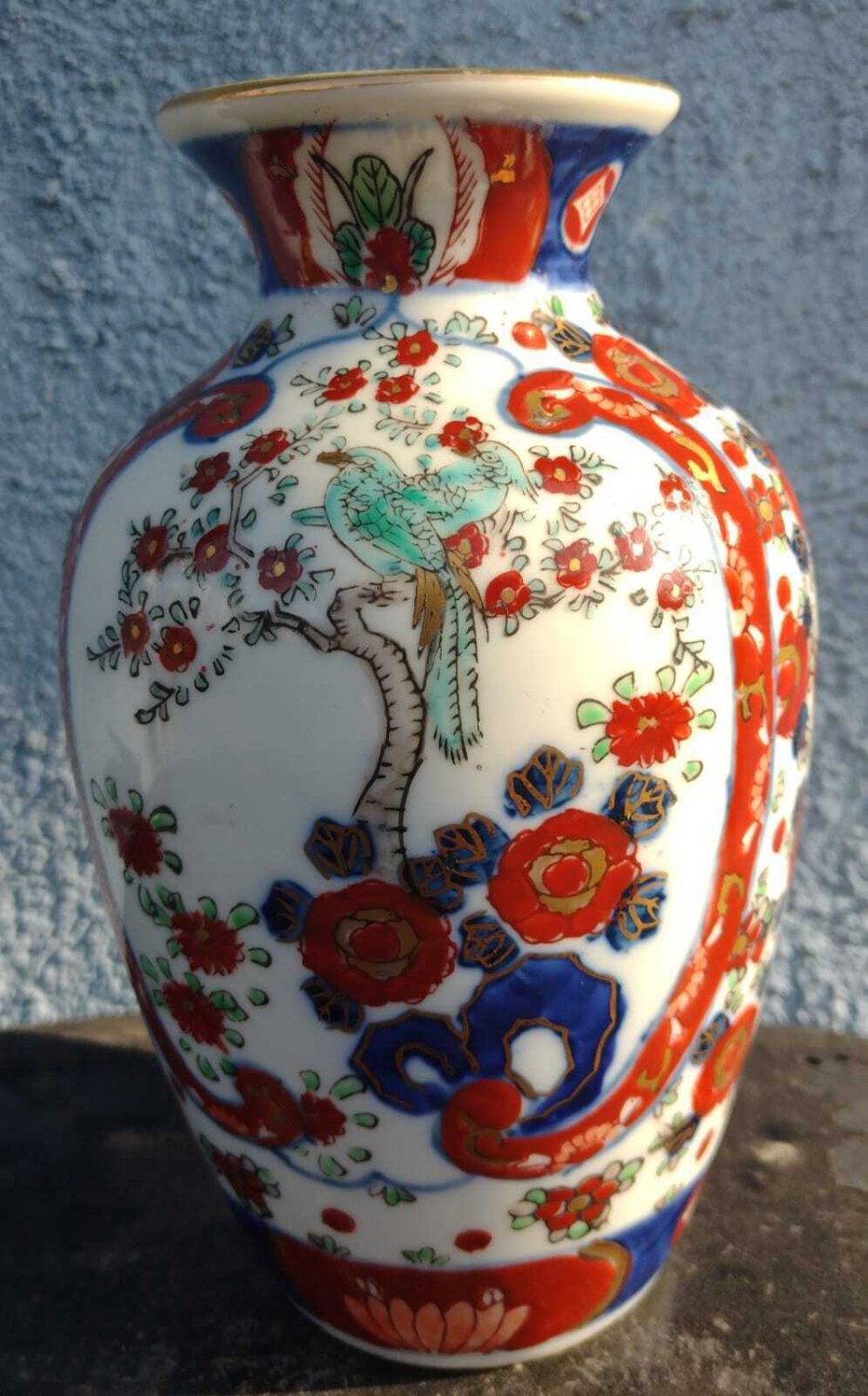 old porcelain vase  flower vas  Japanese Gold Imari