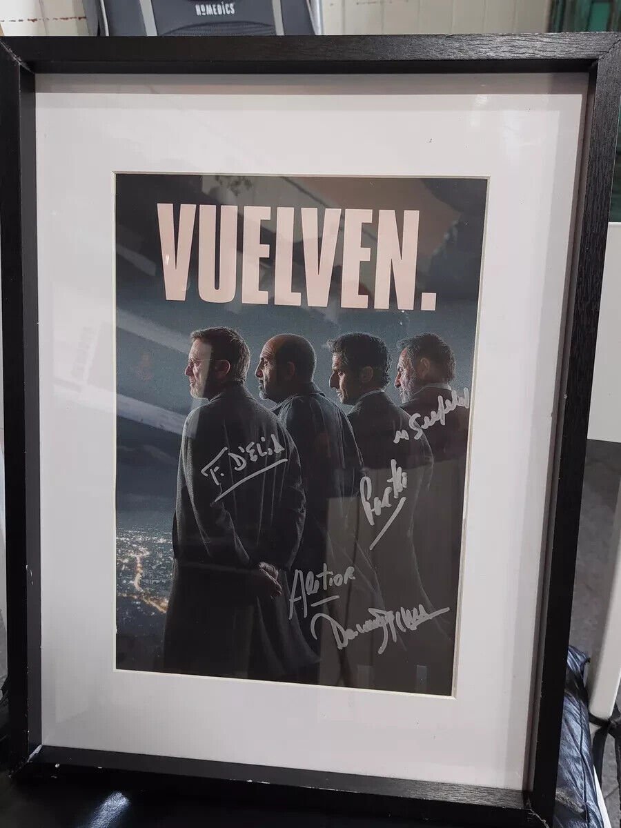 Framed Poster Autographed series actors los Simuladores Argentina  Consult Stock