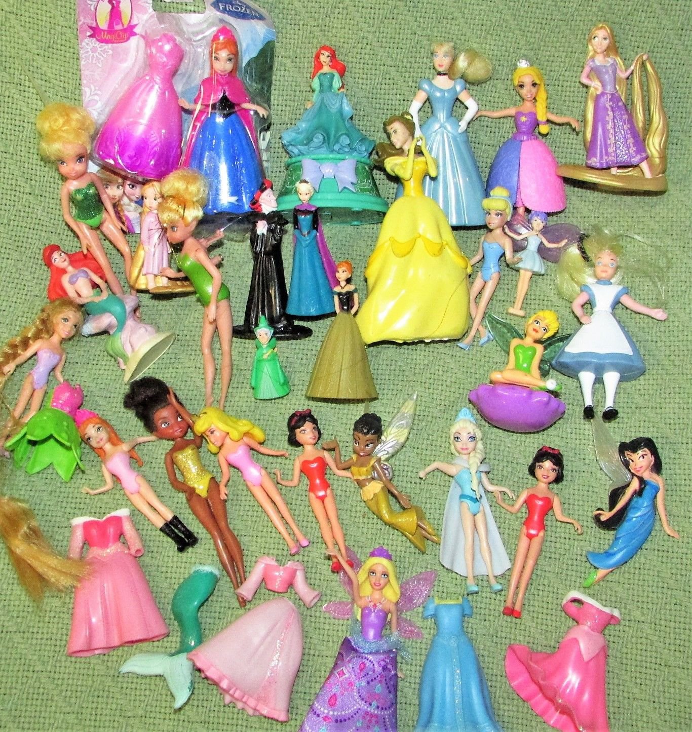 Disney Magiclip Princess Lot Of 36 Dresses Dolls Figures Polly Pocket Magic Clip 