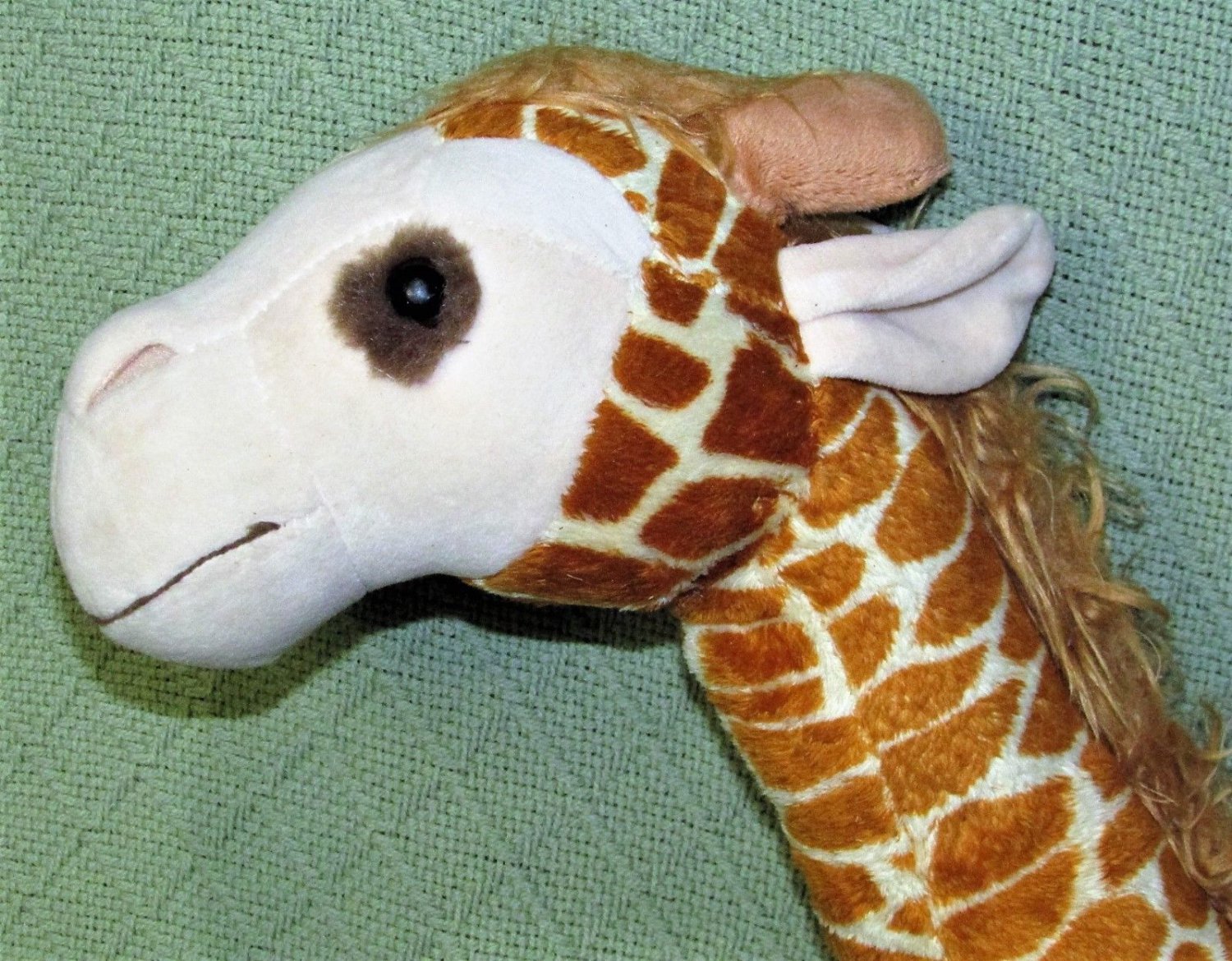 geoffrey the giraffe stuffed animal