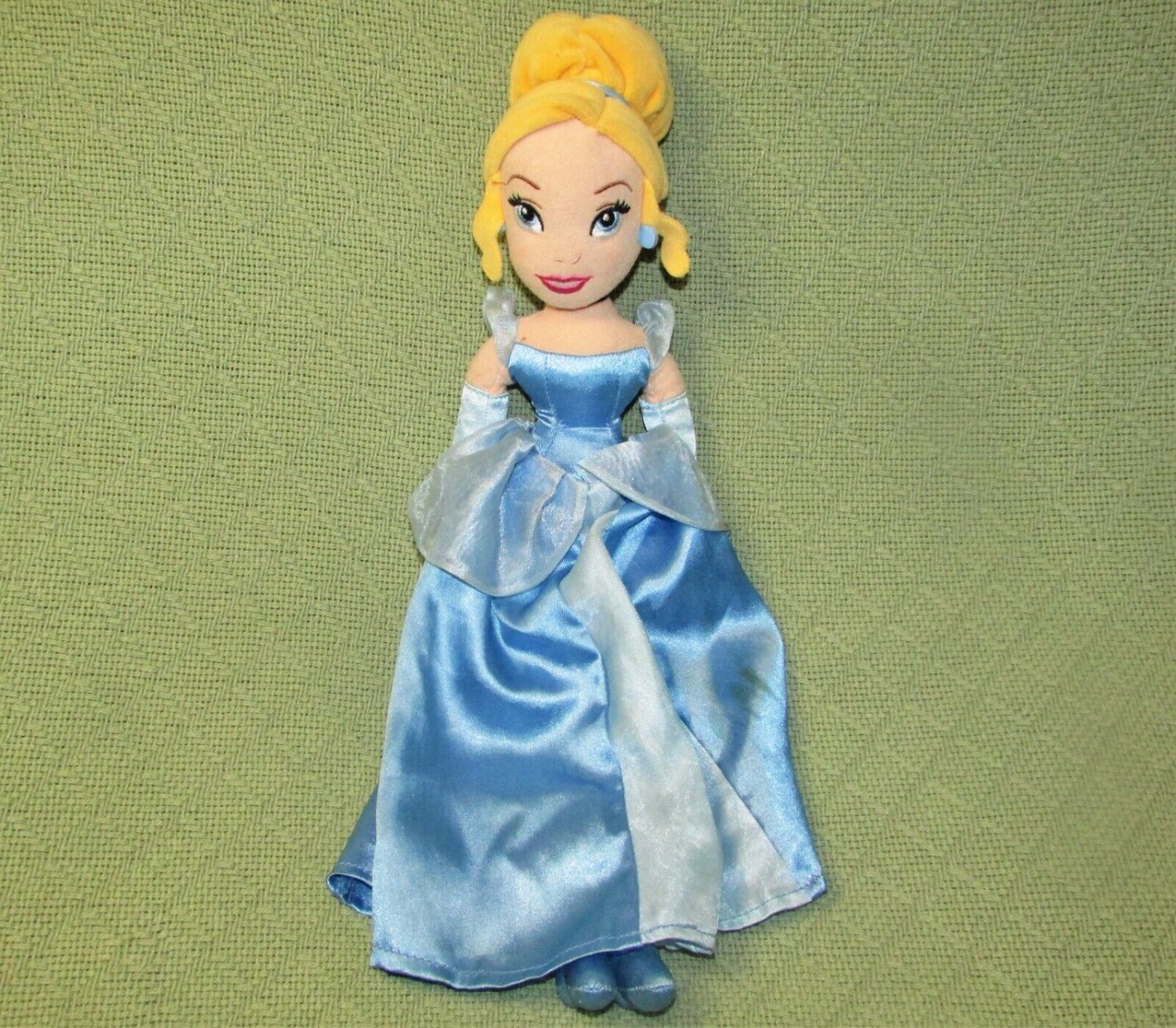 CINDERELLA PRINCESS PLUSH DOLL 17