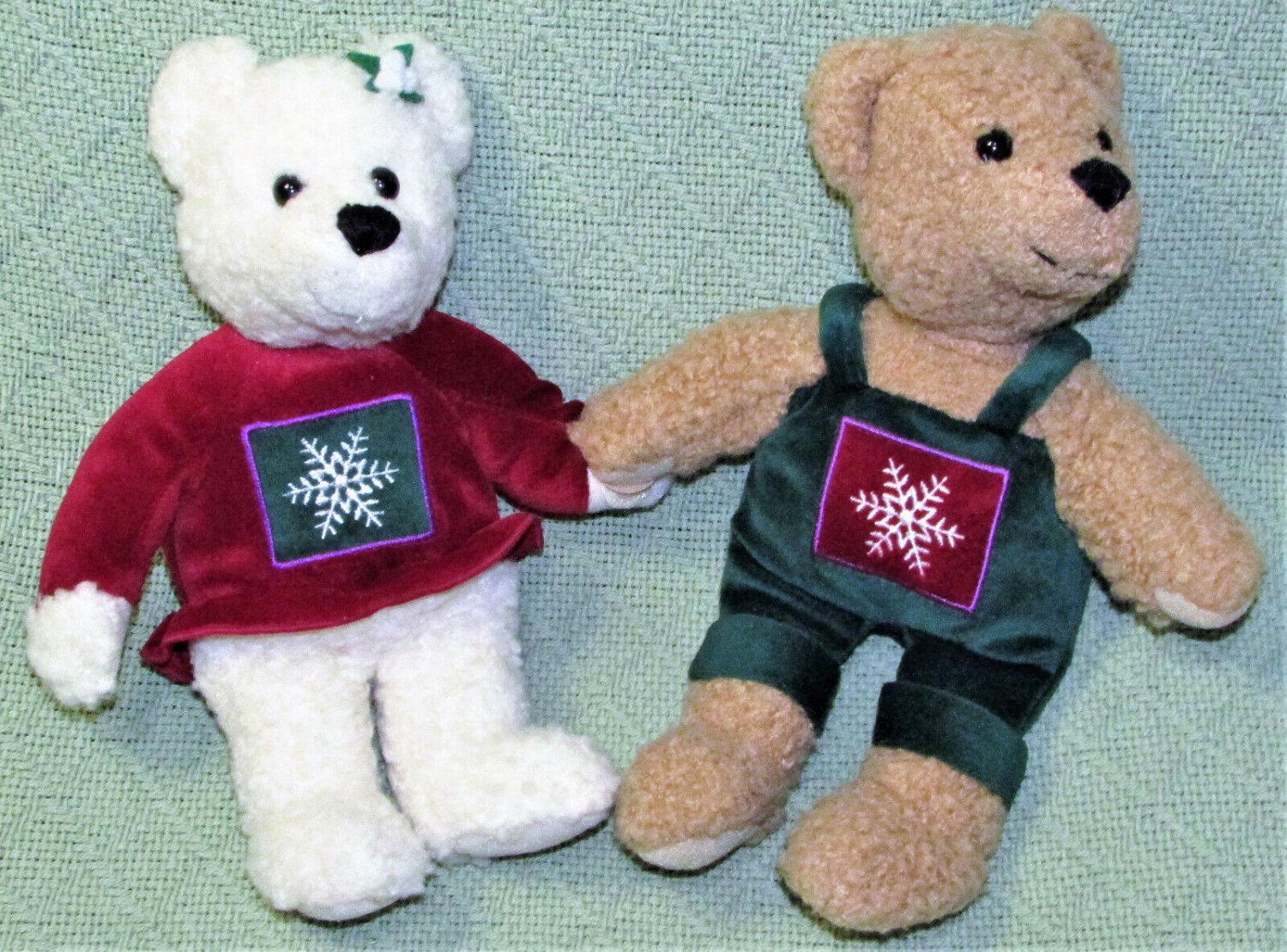 HALLMARK CHRISTMAS KISSING TEDDY BEARS NOSES STUFFED ANIMAL