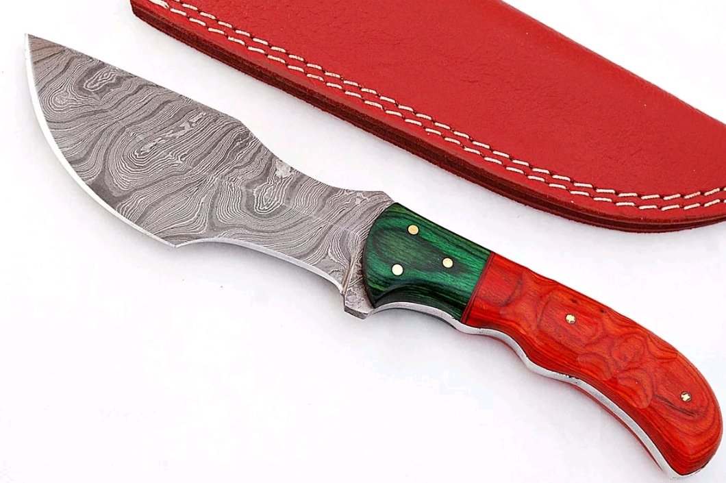 Custom Twist Damascus Steel Tracker Hunting Knife