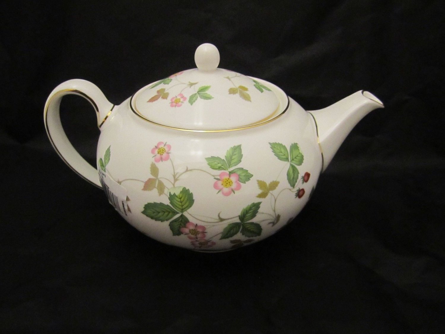 wedgwood wild strawberry miniature tea set