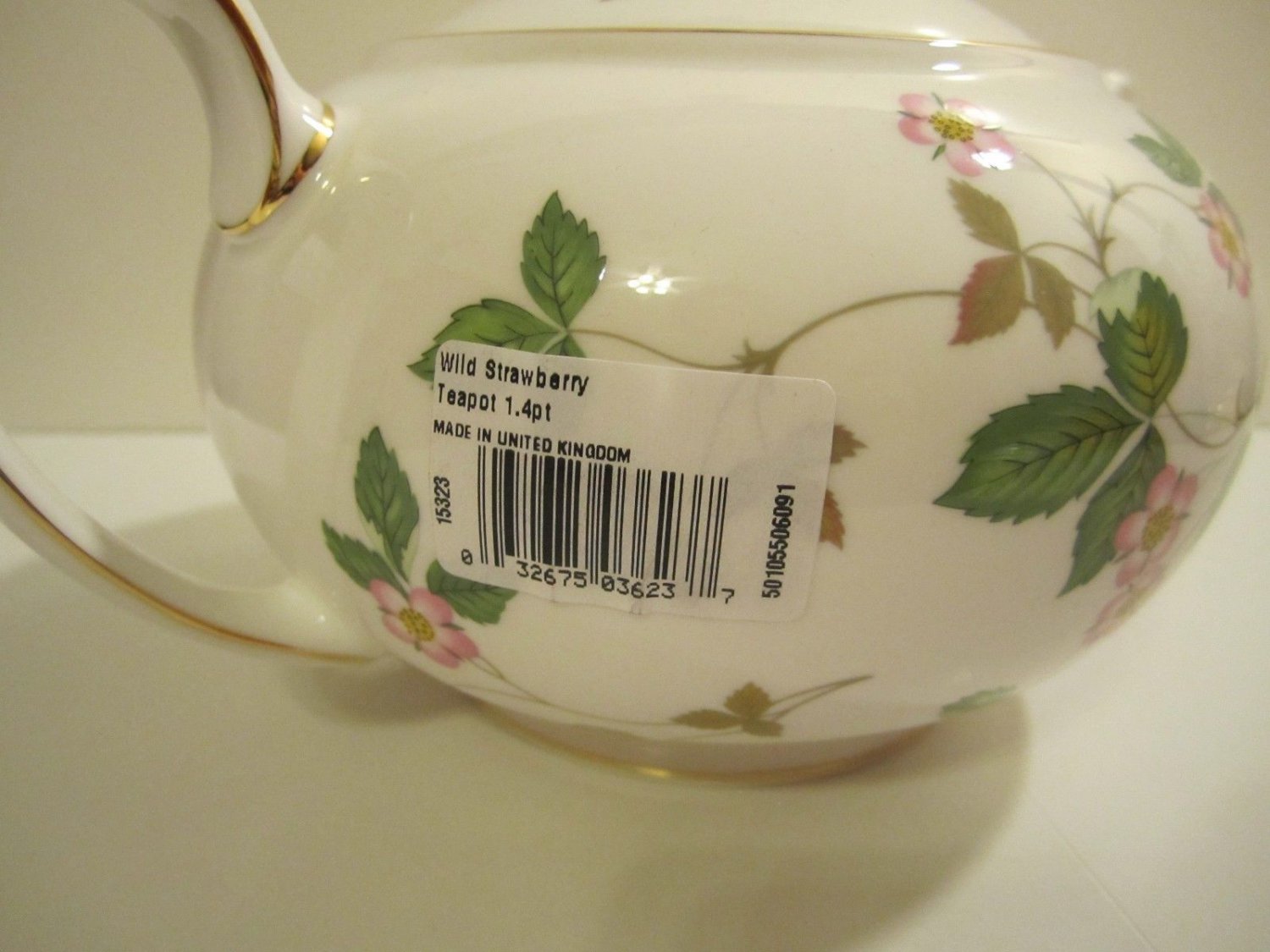 Wedgwood Wild Strawberry Teapot 1.4 Pt Brand New with Tag 50105506091