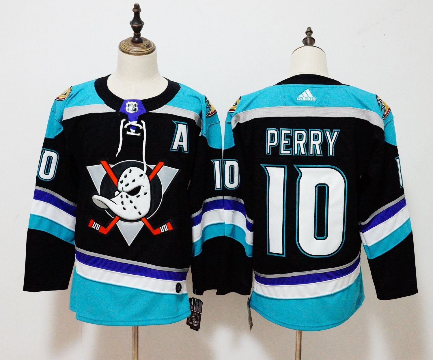 Mens Anaheim Ducks 10# Corey Perry Ice Hockey Jersey Black