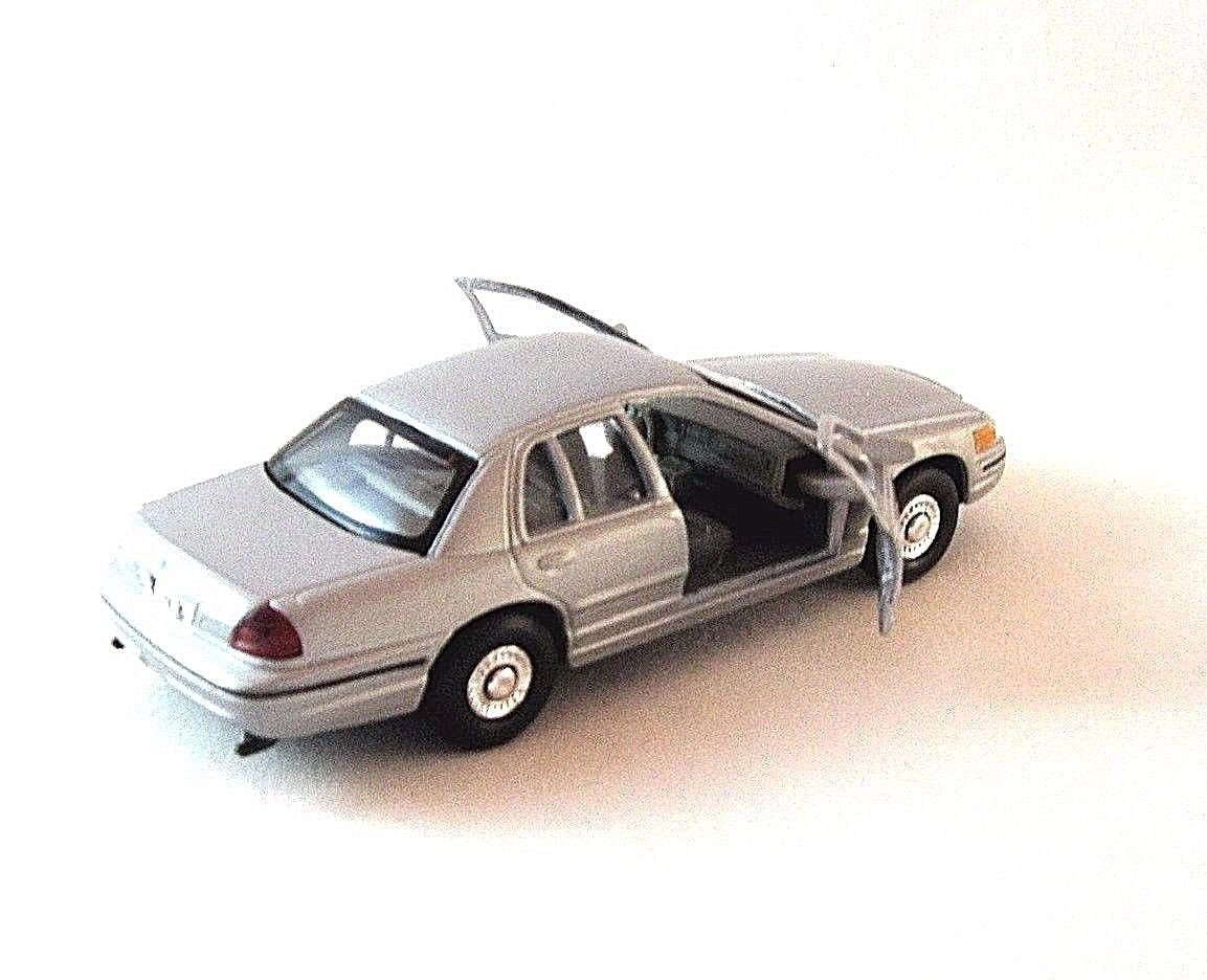 welly ford 1999 crown victoria