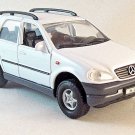 MERCEDES-BENZ M-CLASS WHITE WELLY 1/32 DIECAST CAR MODEL, CAR COLLECTOR'S MODEL MERCEDES-BENZ M-CLASS WHITE WELLY 1/32 DIECAST CAR MODEL, CAR COLLECTOR'S MODEL