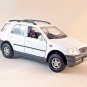 MERCEDES-BENZ M-CLASS WHITE WELLY 1/32 DIECAST CAR MODEL, CAR COLLECTOR'S MODEL