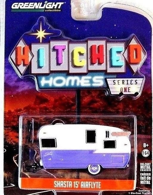 SHASTA AIRFLYTE CARAVAN YEAR 2015 WHITE/PURPLE, GREENLIGHT 1:64 DIECAST MODEL