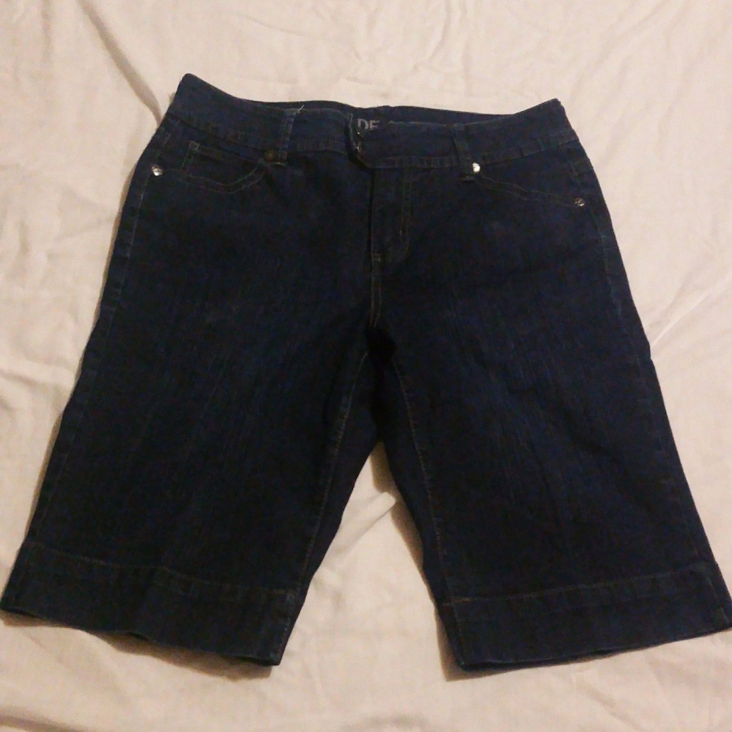 Code Bleu Blue Jeans Shorts Size 6 Misses Double Snap Stretchy Dark Wash