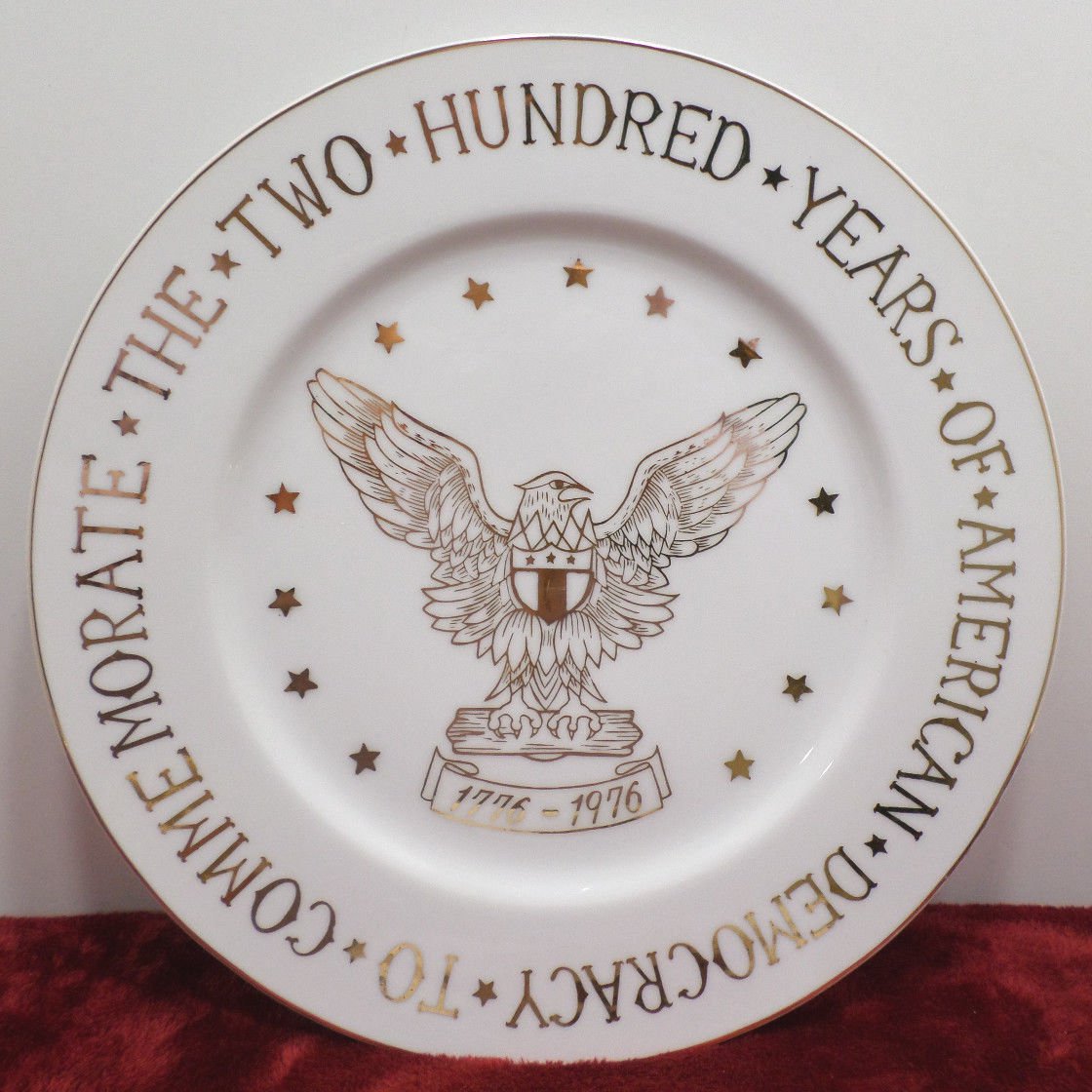 Commemorative Collector Plate 200 Years of American Democracy Gold Eagle