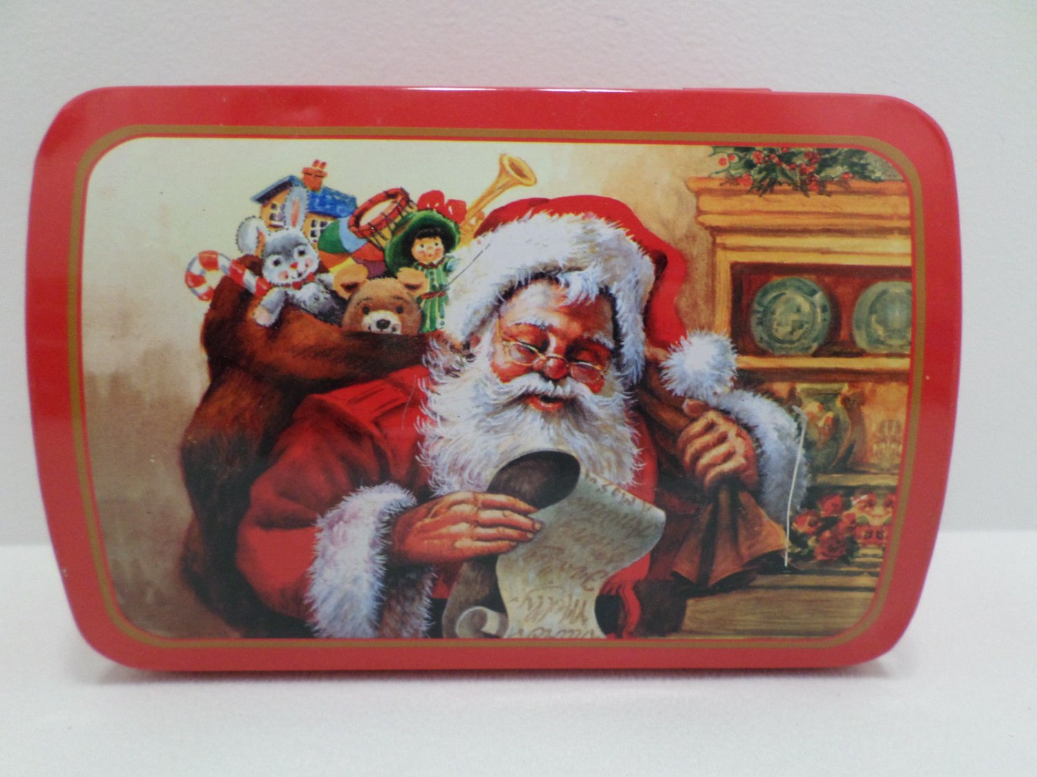 Christmas tin Santa Claus design Greenbrier International