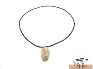 Product ID: 121     Seashell Necklace w/ Black beads