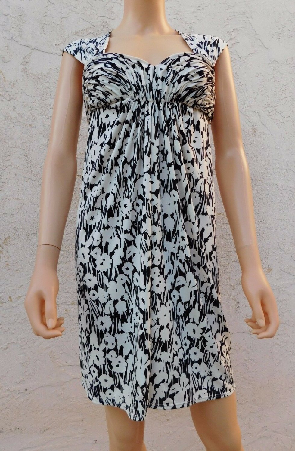 BCBG Dress MAX AZRIA Black White Floral Empire Waist sz S New
