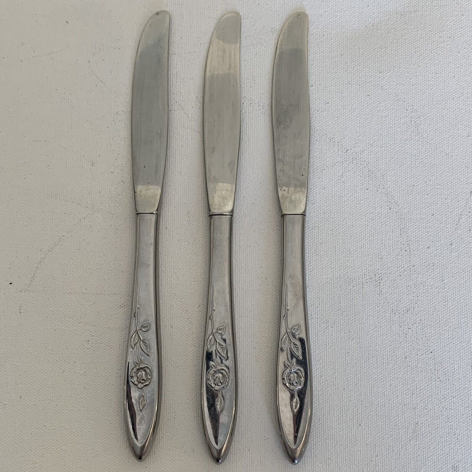 MY ROSE 3 Hollow Handle Dinner Knives Oneida Community Stainless Flatware 8.5"