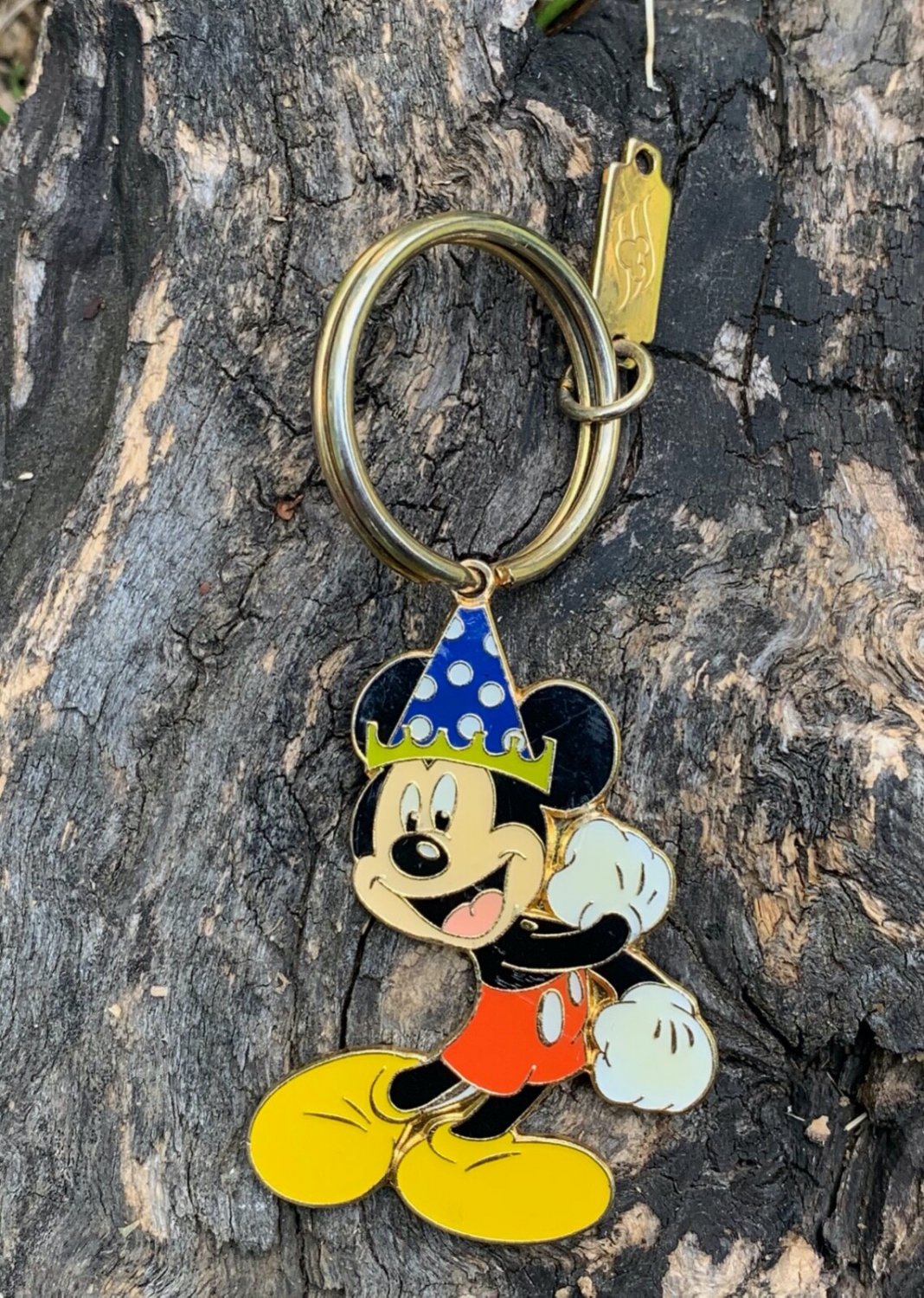 Disney Mickey Mouse Metal Keychain Key Fob Magic Kingdom Vintage Collectible 3"