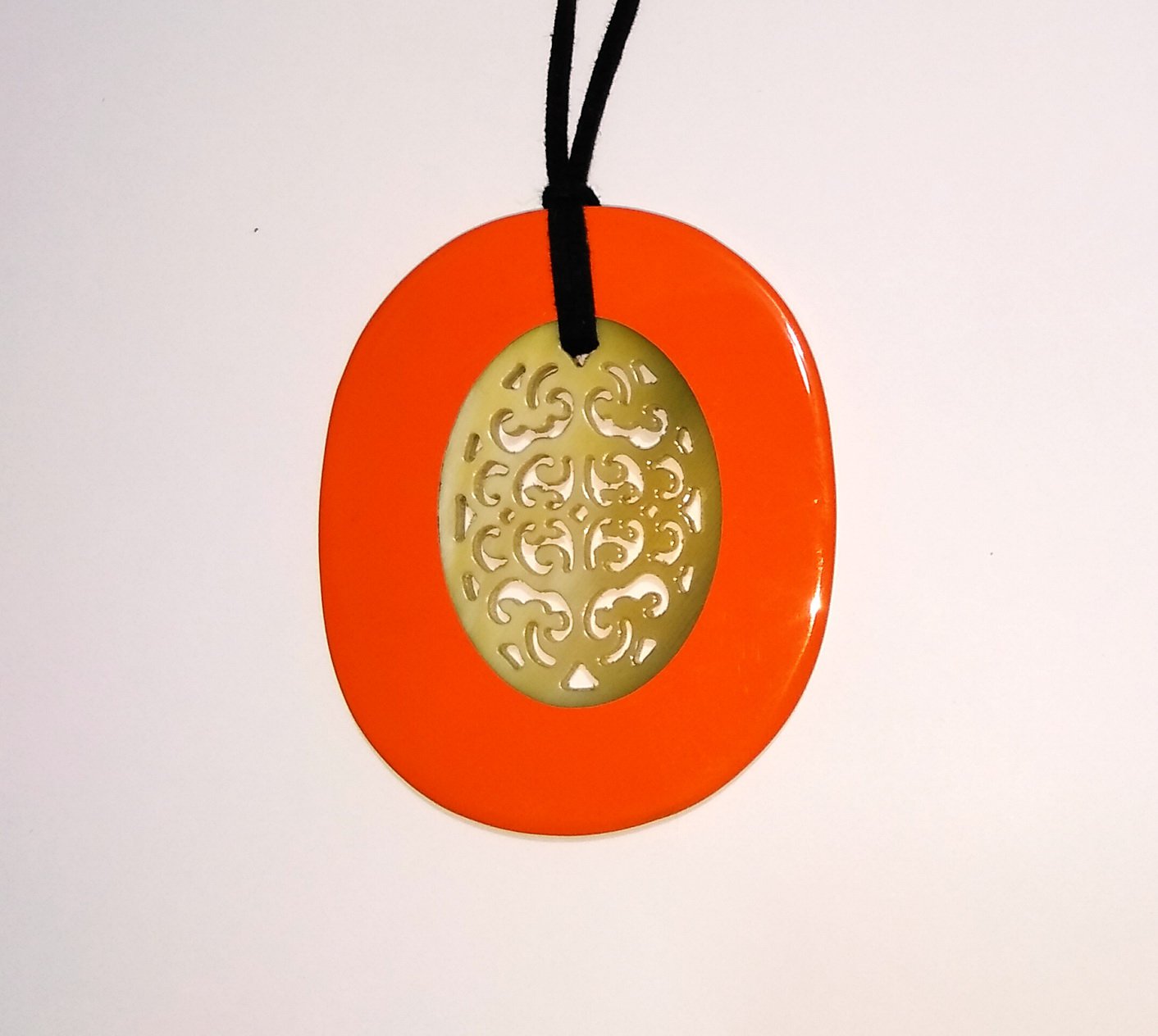 Buffalo horn pendant - Buffalo horn lacquer pendant - Pendentifs corne de buffle KAI-5691