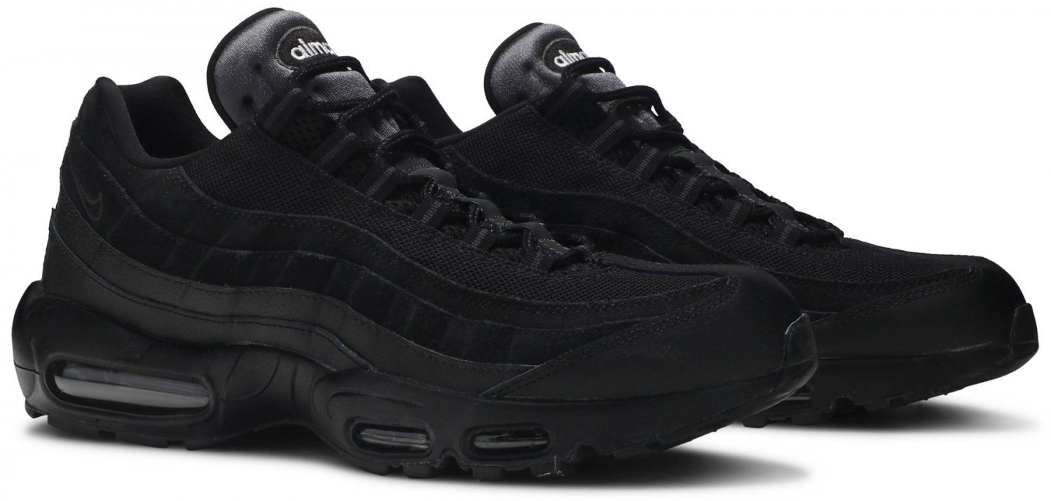air max 95 essential triple black