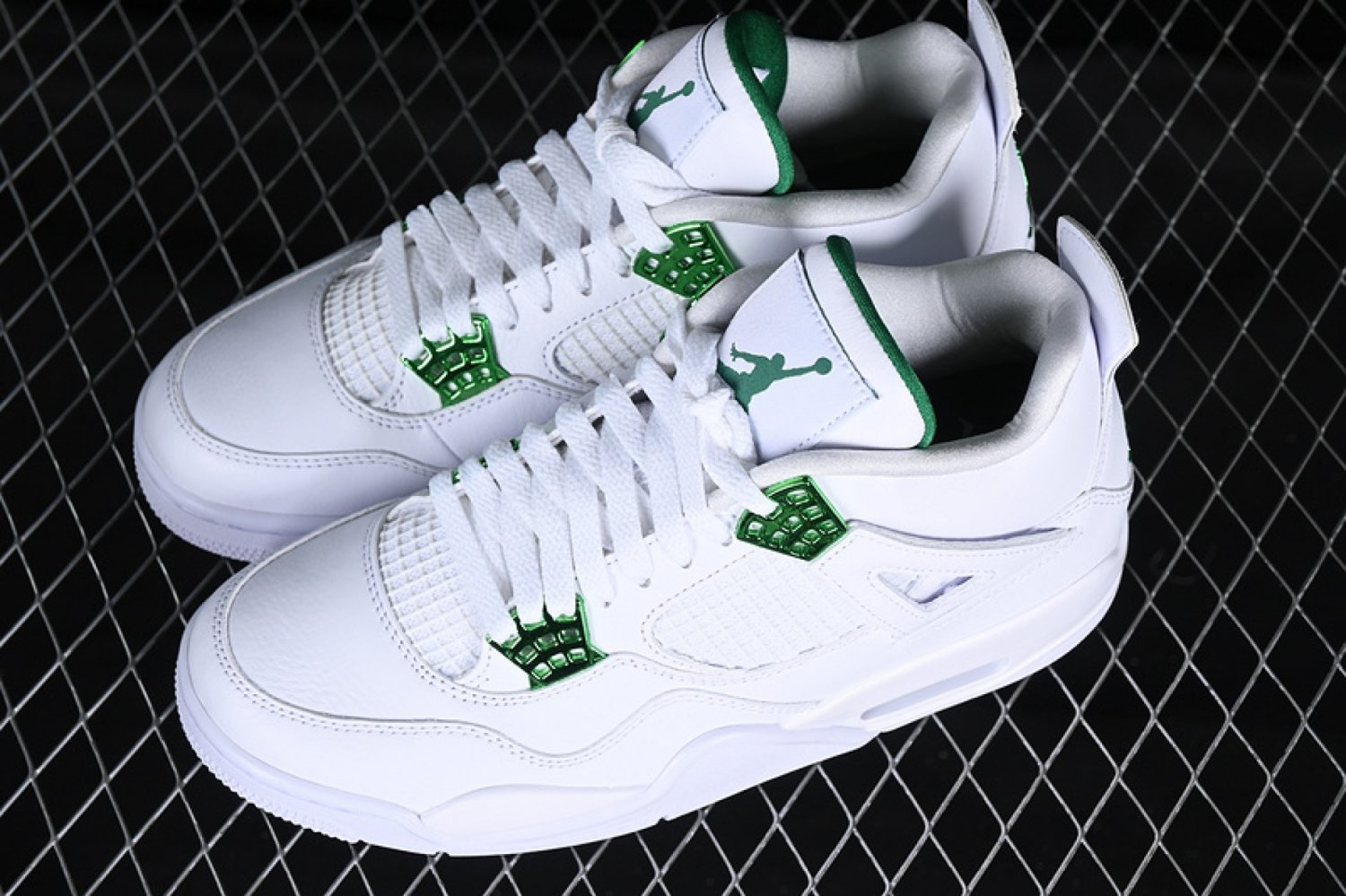 Men & Wmns Air JORDAN 4 PINE GREEN WHITEBLACKGREEN