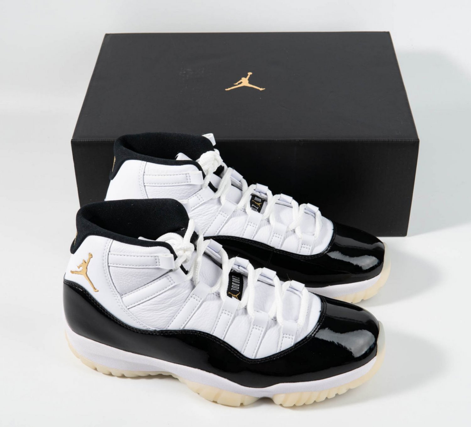 Men & Wmns Jordan 11 Retro DMP Defining Moments